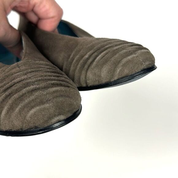 THIERRY RABOTIN Taupe Suede Ruched Front Pumps EUR 37 US 6,5 - Picture 10 of 16